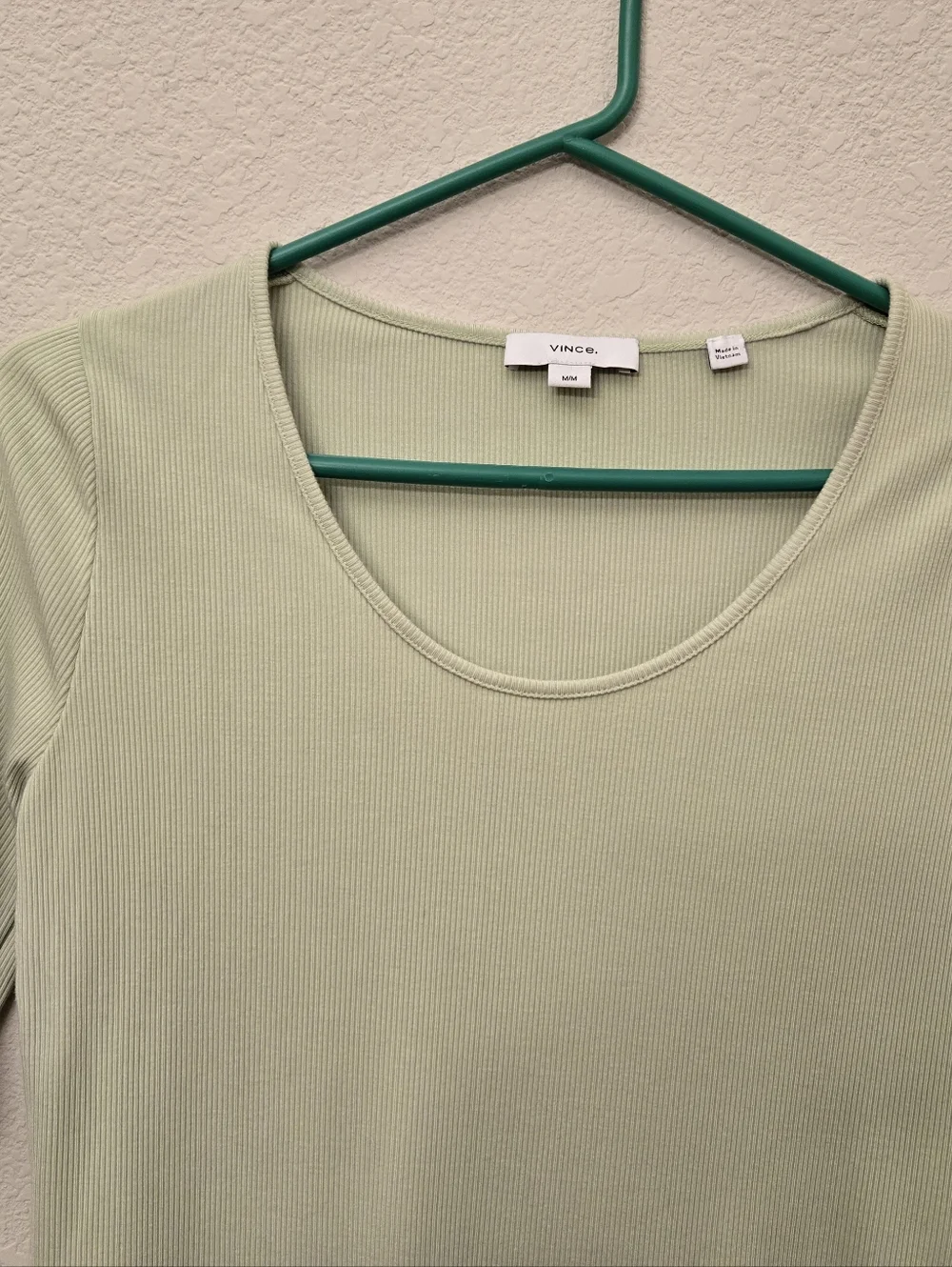 Vince Women's Elbow Sleeve Scoop Neck Top Sz M  Green Ribbed Stretch Minimalist